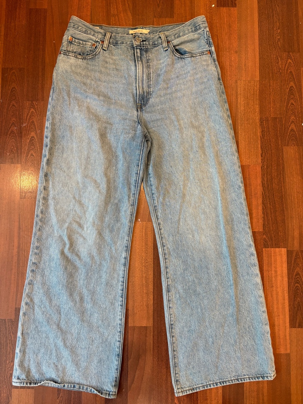 Levi’s Ribcage wide leg Jean size 32
